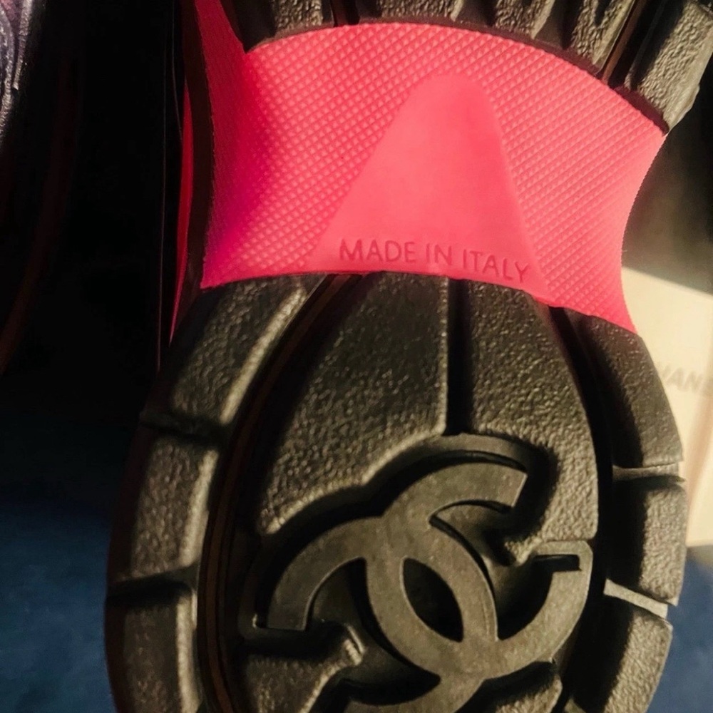CHANEL Women's Pink and Brown Sneakers - Picture 3 of 3